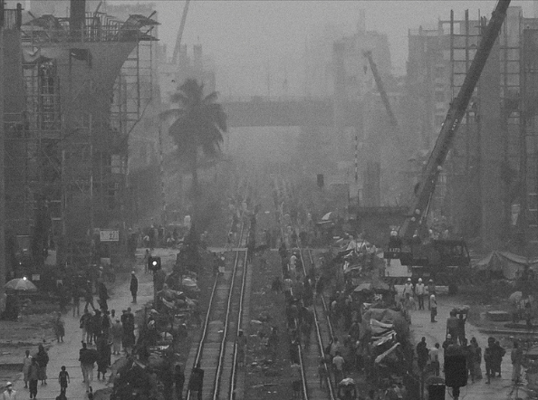 আকাশ কােলা মঘ / Shadows in the sky