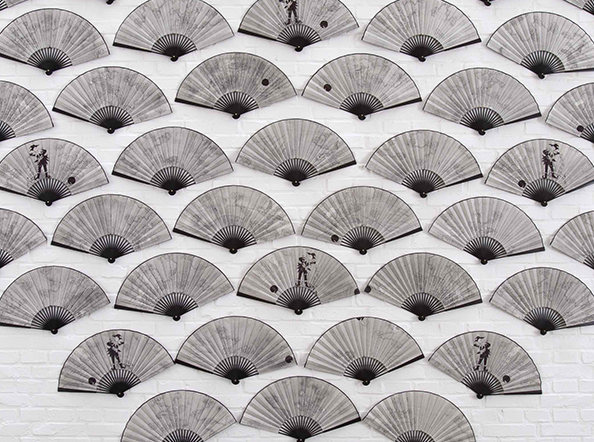 69 Women’s Bamboo Fans